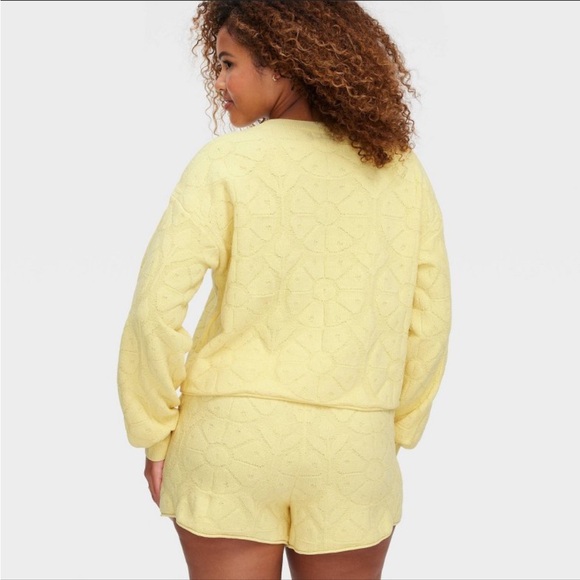 Roller Rabbit x Target Daisy Floral Yellow Terry Crewneck Sweatshirt Large - Picture 3 of 6